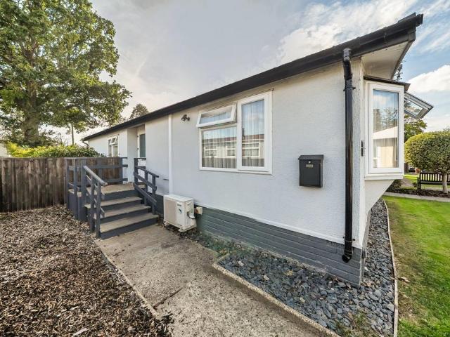 Park Home for sale in Wexham, George Green