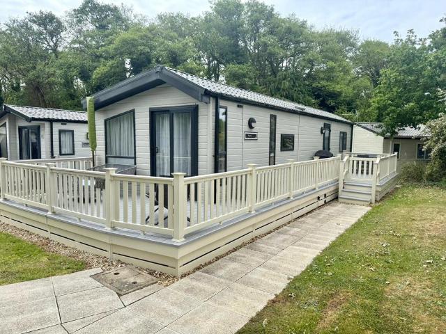 Park Home for sale in Milford-on-Sea, Ashurst Bridge