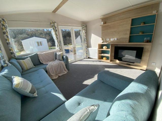 Park Home for sale in Eglwyscummin, Pendine