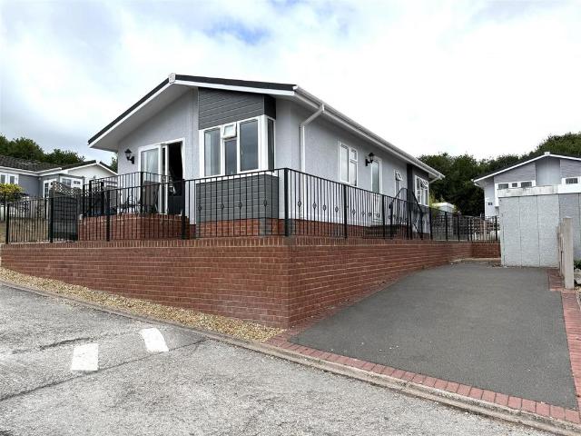 Park Home for sale in Lower Lodge Residential Caravan Park, Lichfield