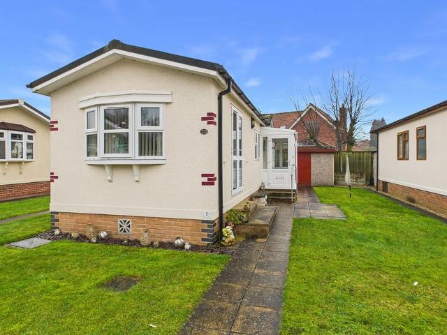 Park Home for sale in Ollerton and Boughton CP, Alverton