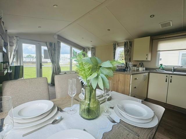 Park Home for sale in Upper Dovercourt, Dale Hill