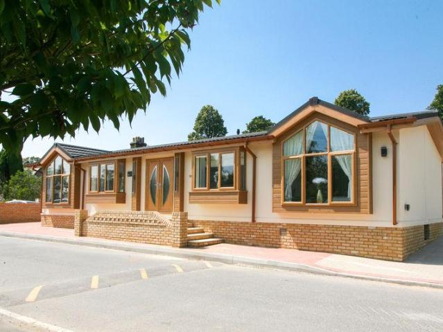 Park Home for sale in Row Town, Surrey