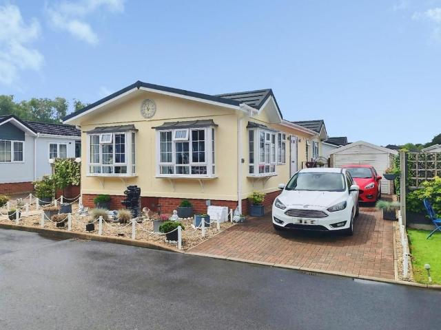 Park Home for sale in Bracknell