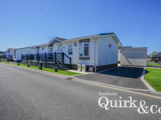 Park Home for sale in Canvey Island