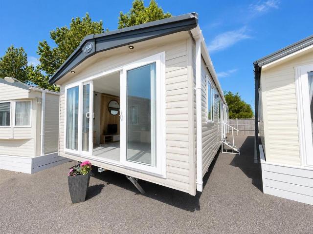 Park Home for sale in Westgate-on-Sea, Acol