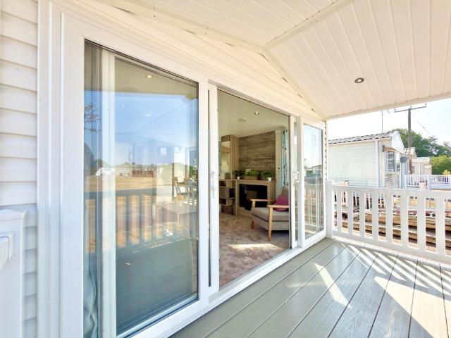Park Home for sale in Dale Hill, Essex