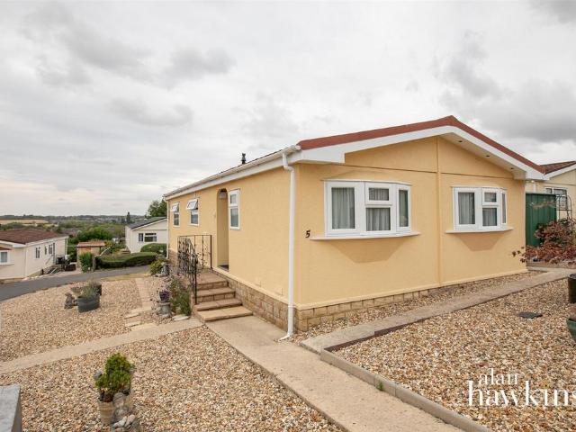 Park Home for sale in Vastern, Wiltshire