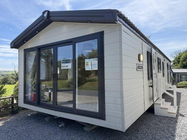 Park Home for sale in East Williamston, Wales