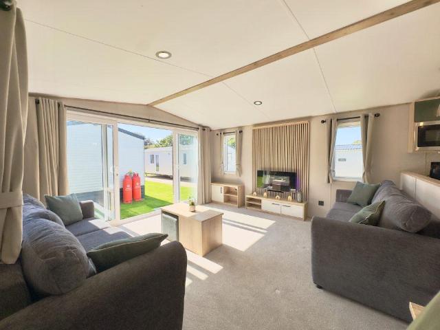 Park Home for sale in Dale Hill, Essex