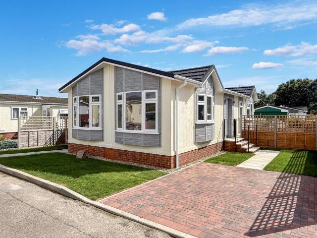 Park Home for sale in Eastbridge, Suffolk
