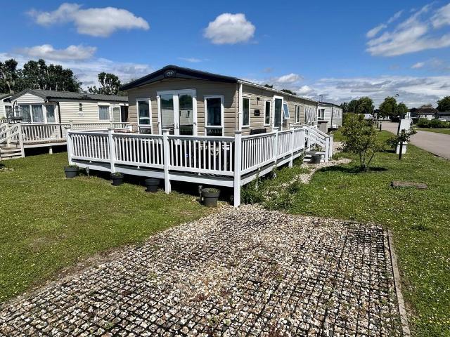 Park Home for sale in Broxbourne, Hertfordshire