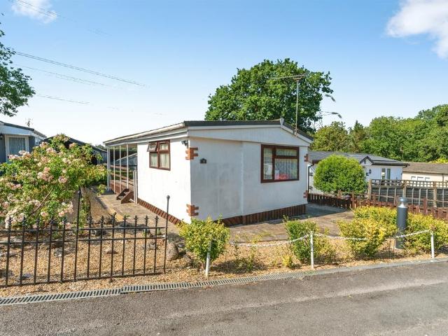 Park Home for sale in Brambridge, Hampshire