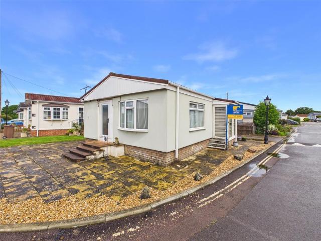 Park Home for sale in The Reddings, Golden Valley