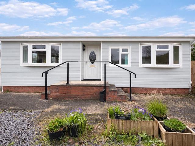 Park Home for sale in Dutton, Acton Bridge