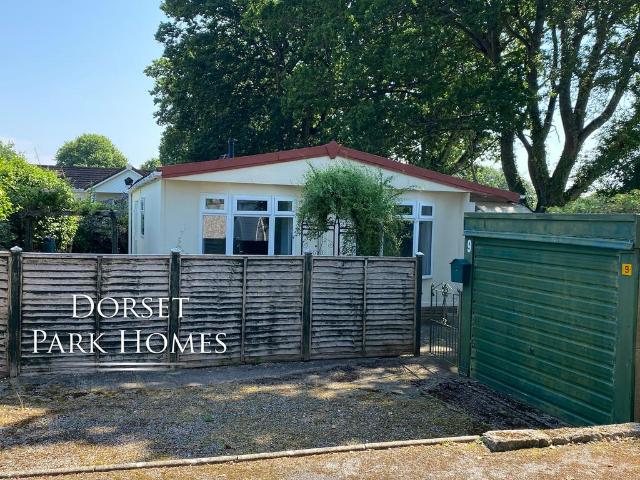 Park Home for sale in Alderholt, East Dorset