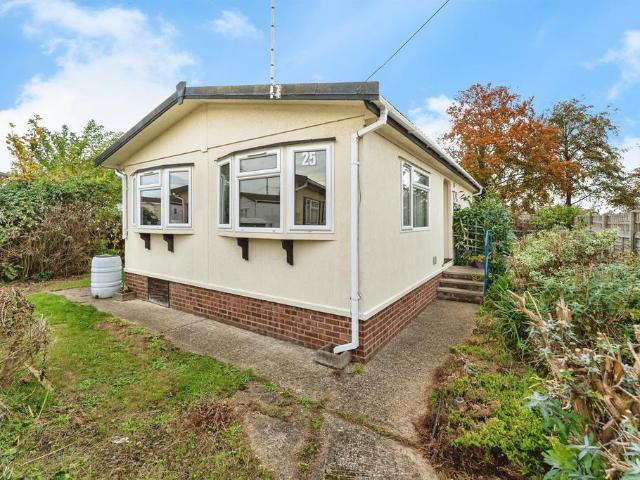 Park Home for sale in Arrington, Cambridgeshire