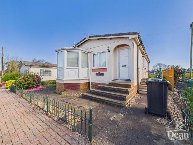 Park Home for sale in Berry Hill, Bromsberrow Heath