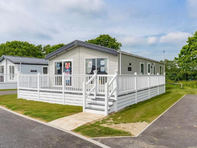 Park Home for sale in Eastbridge, Suffolk