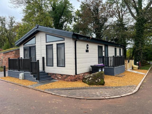 Park Home for sale in Mobberley