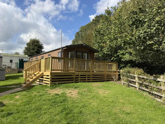 Park Home for sale in Hawksworth, Leeds