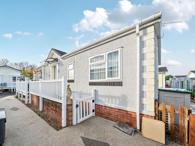 Park Home for sale in Whitland, Wales