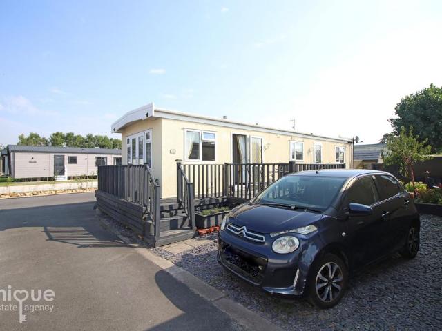 Park Home for sale in Cabus, Lancashire