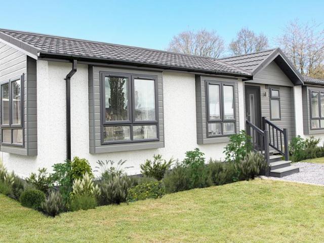 Park Home for sale in Crostwick, Norfolk