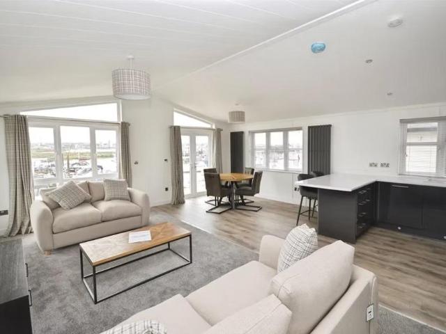 Park Home for sale in Hoo St. Werburgh, Medway