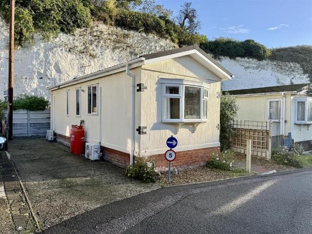 Park Home for sale in Minster, Thanet
