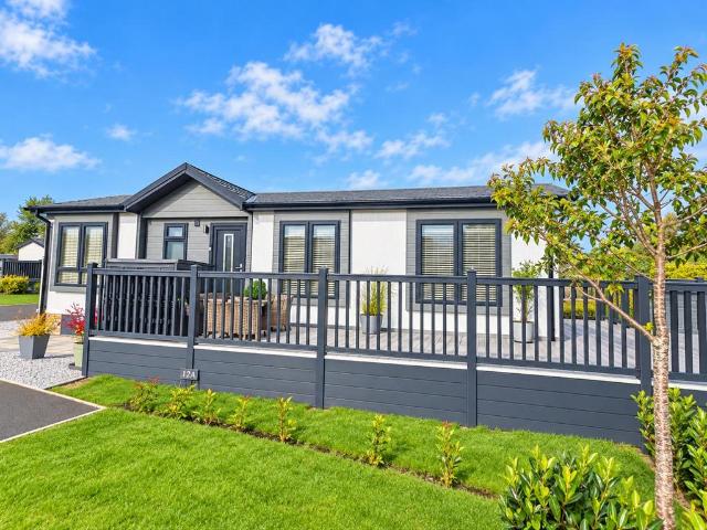 Park Home for sale in Heighington, Tees Valley
