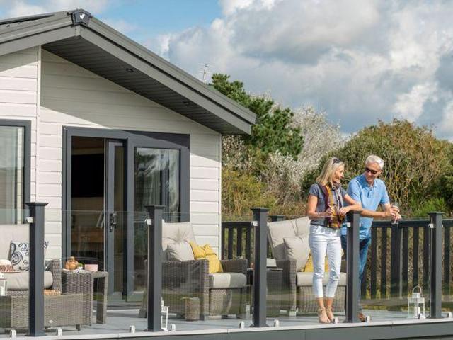 Park Home for sale in Milford-on-Sea, Ashurst Bridge