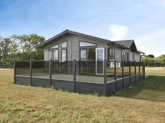 Park Home for sale in Houlton, New Bilton