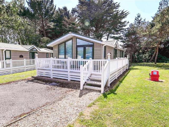 Park Home for sale in Milford-on-Sea, Ashurst Bridge