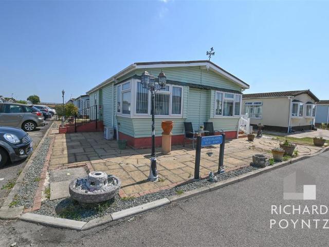Park Home for sale in Canvey Island