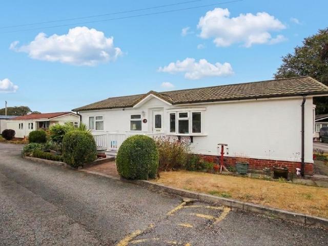 Park Home for sale in Cuddington, Cheshire