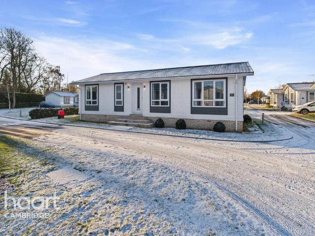 Park Home for sale in Arrington, Cambridgeshire