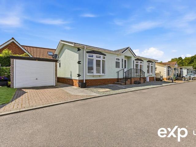 Park Home for sale in Ollerton and Boughton CP, Alverton