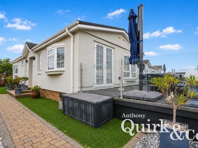 Park Home for sale in Leigh Beck, Essex