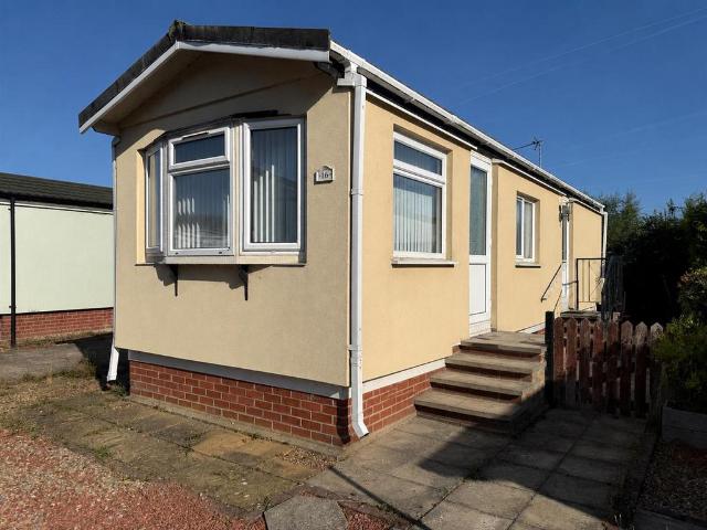 Park Home for sale in Barton In Fabis, East Midlands