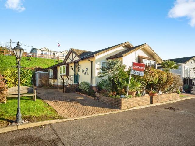 Park Home for sale in Barming, Midway