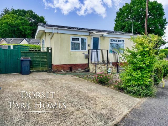 Park Home for sale in Ferndown, East Dorset