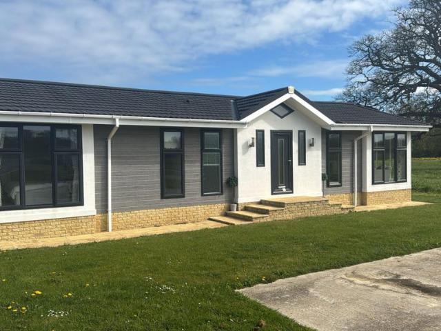 Park Home for sale in Evershot, Oxfordshire
