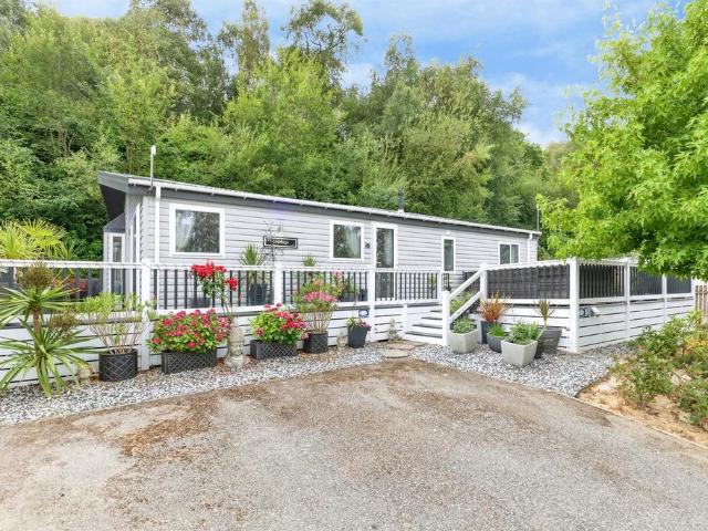 Park Home for sale in Hollington, Guestling Green