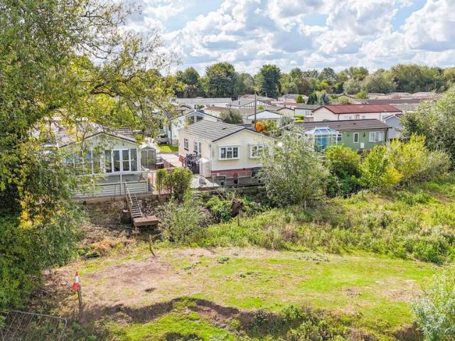 Park Home for sale in Barton In Fabis, East Midlands