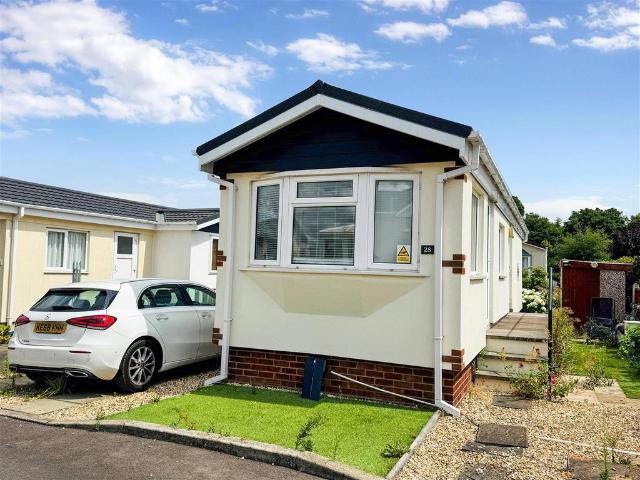 Park Home for sale in Radcliffe Park, Rushcliffe