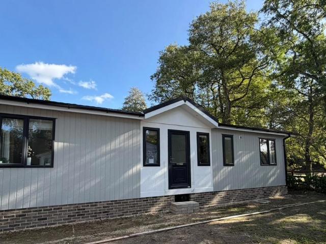 Park Home for sale in Kelvedon Hatch, Brentwood