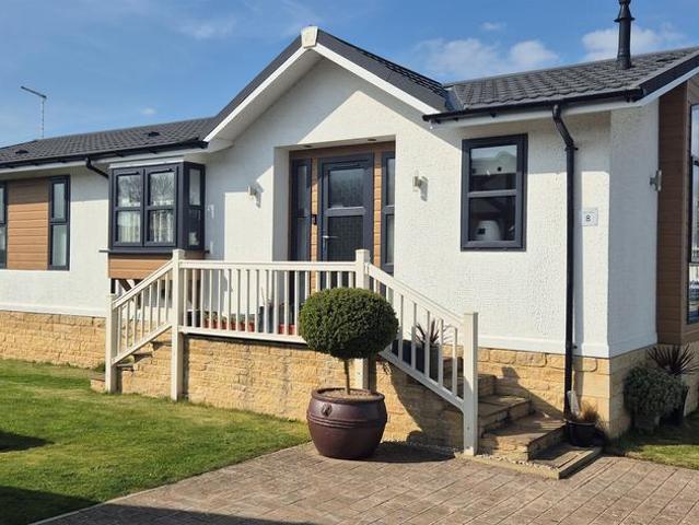 Park Home for sale in Yarwell