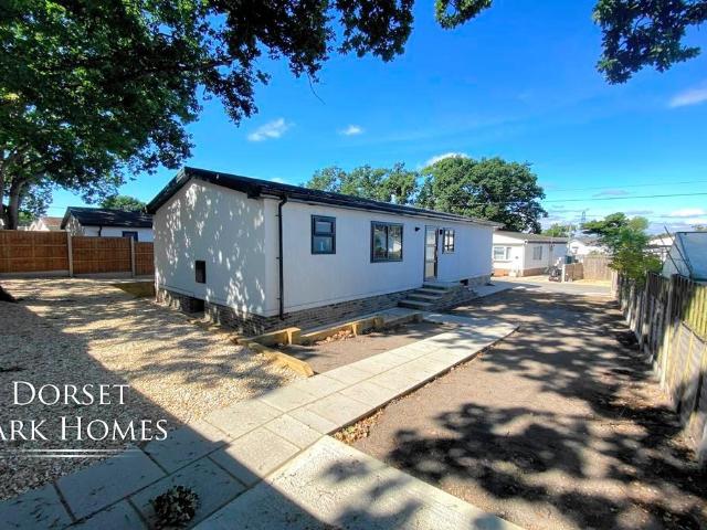 Park Home for sale in Ferndown, East Dorset