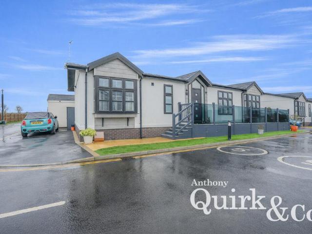Park Home for sale in Canvey Island